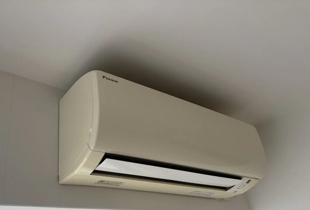 クリーニング後のダイキンの壁掛けエアコン（大阪市城東区）
